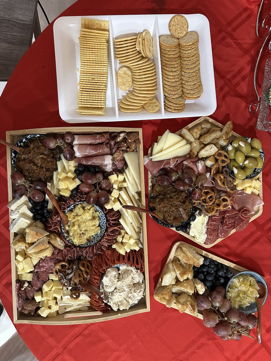 Aphme_'s tweet photo. I finished the boards and then forgot about the crackers 🫩 https://t.co/JP9nVCvC1v