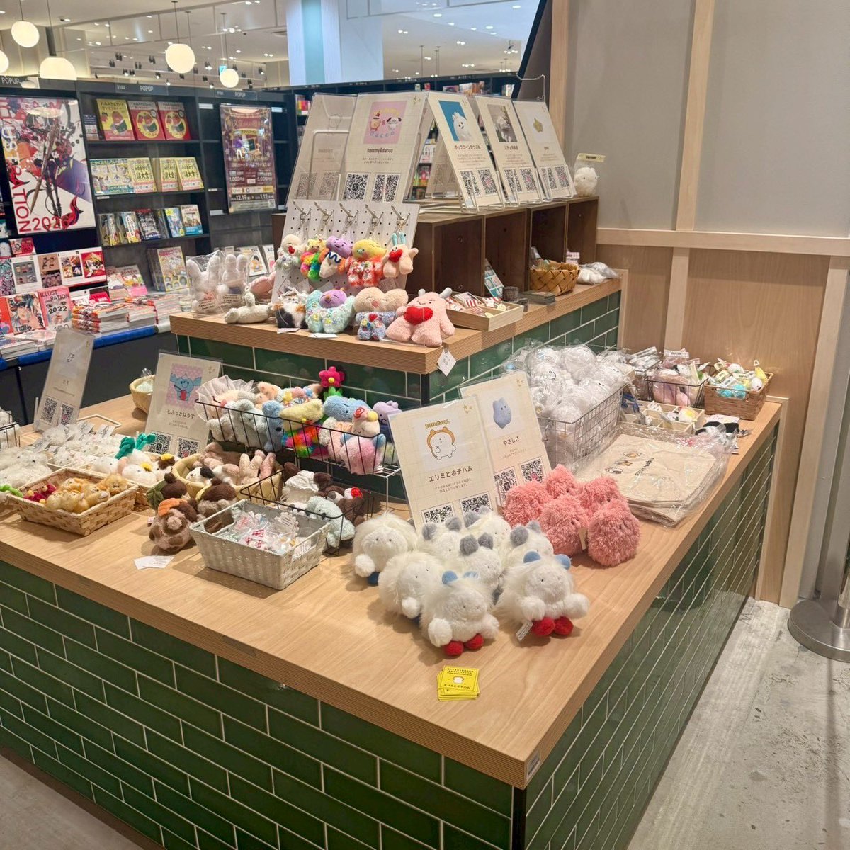 gild_creative's tweet photo. 【本日より開催📢】

『SUPER MOFUMOFU
 – スーパーもふもふ展 –』
TSUTAYAレイクタウンにて開催🎉

かわいすぎるぬいぐるみや作品が勢揃いです🧸💕

🗓 2025.12.26(金) 〜 2026.1.12(月)
📍 TSUTAYA レイクタウン

ぜひ可愛い子達を実際に見にお越しください🧸✨ https://t.co/ZXls7qUV3H
