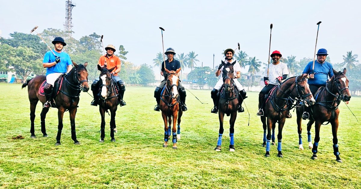 VJsapps's tweet photo. In canada - start your morning by shovelling snow
In chennai : 😃
#polo #indiapolo https://t.co/ffSFTB9fxg