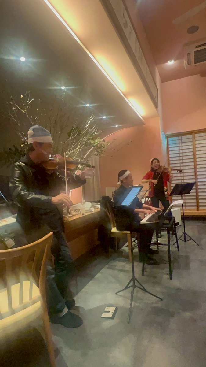 eir_violinist's tweet photo. 応援してくださる皆様と過ごせて最高にhappyなクリスマスでした！！！

ありがとうございました！！🎄🎄❣️✨ https://t.co/33sjYWSPj7