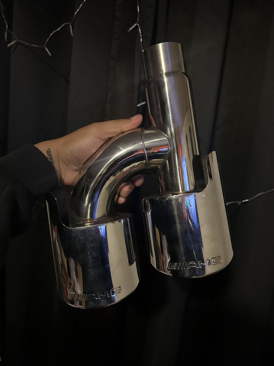 Carlitoes tweet media