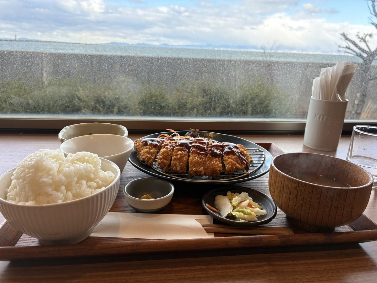 今日は豚カツどすえ。