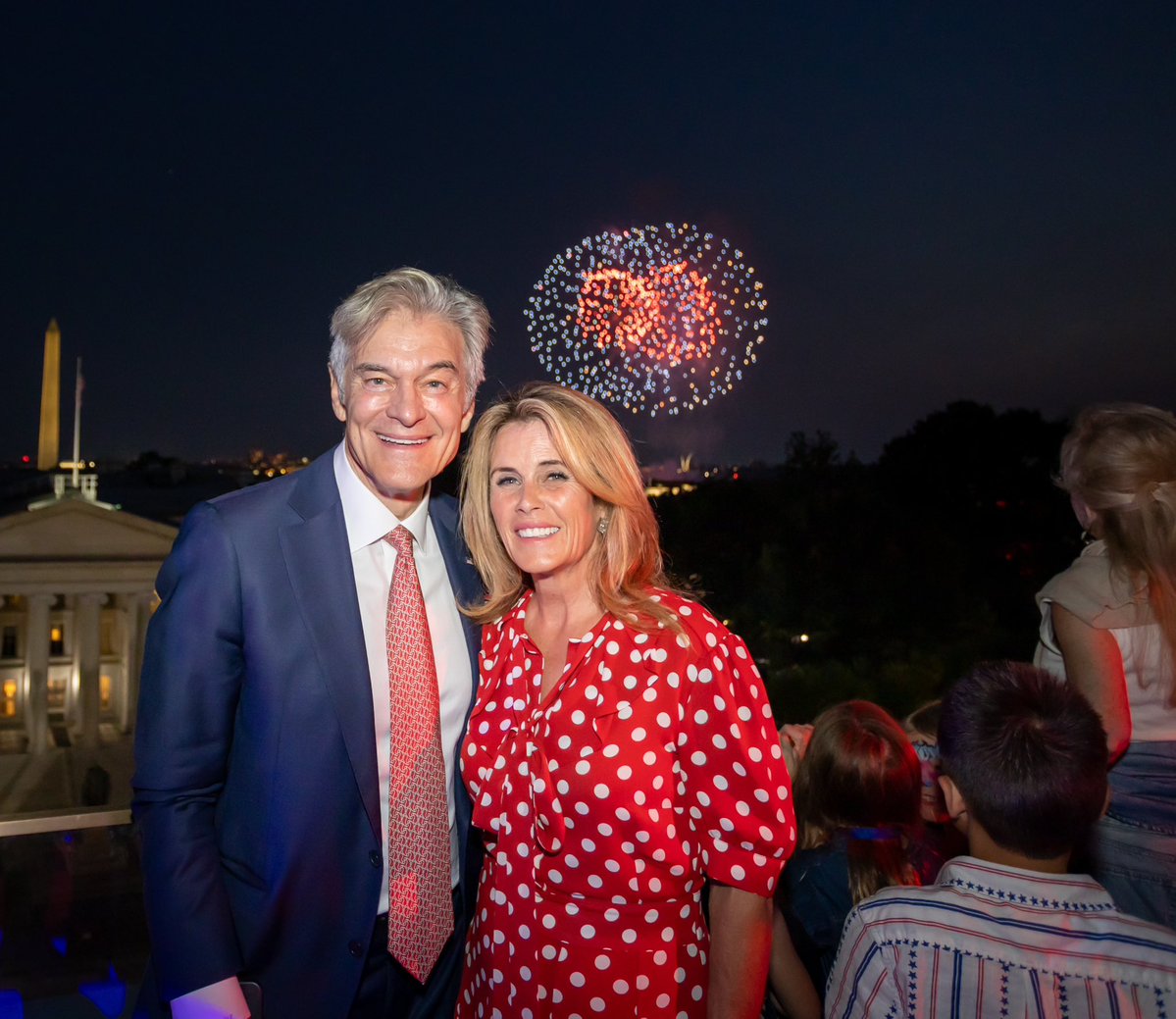 Merry Christmas & Happy New Year! https://t.co/7u2Jq4J2m5