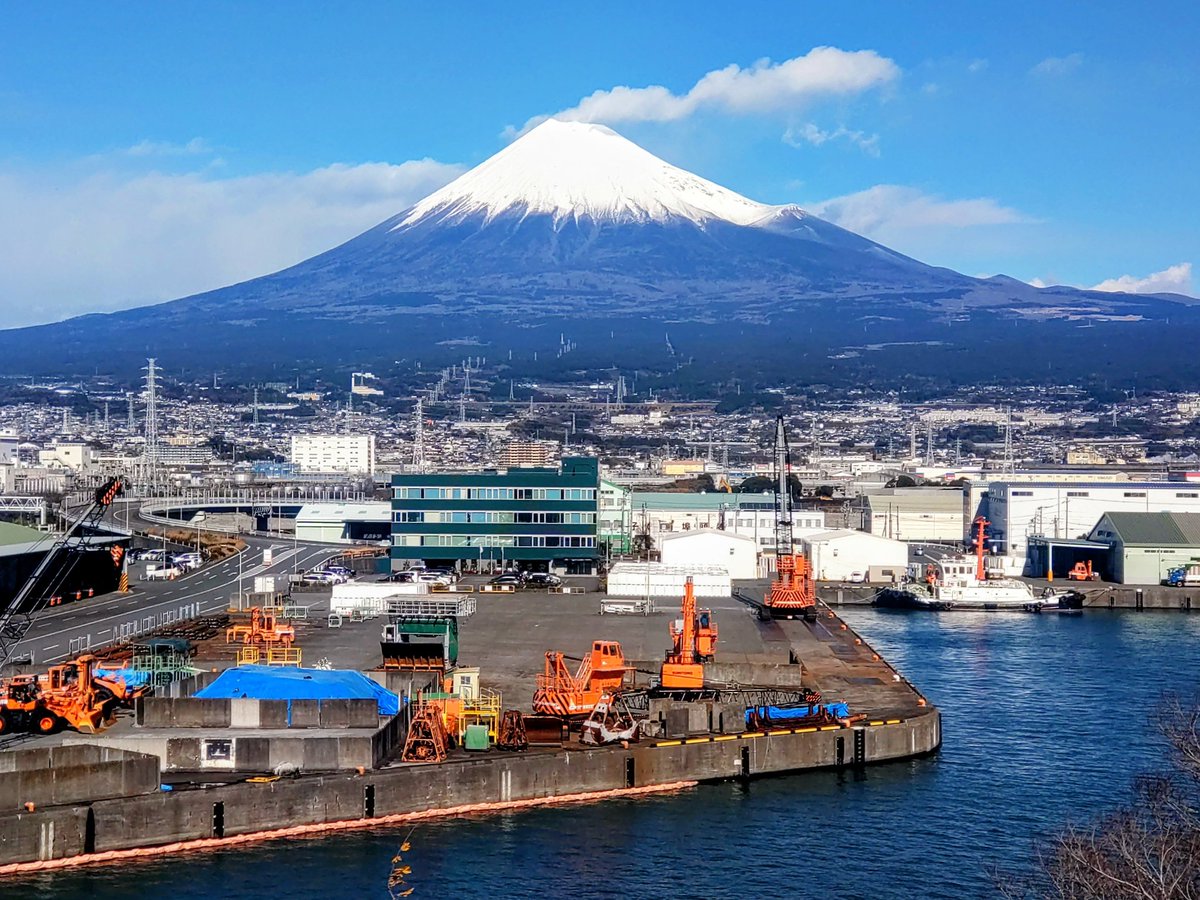 Syookun1012's tweet image. 富士山と港の見える丘公園です😊