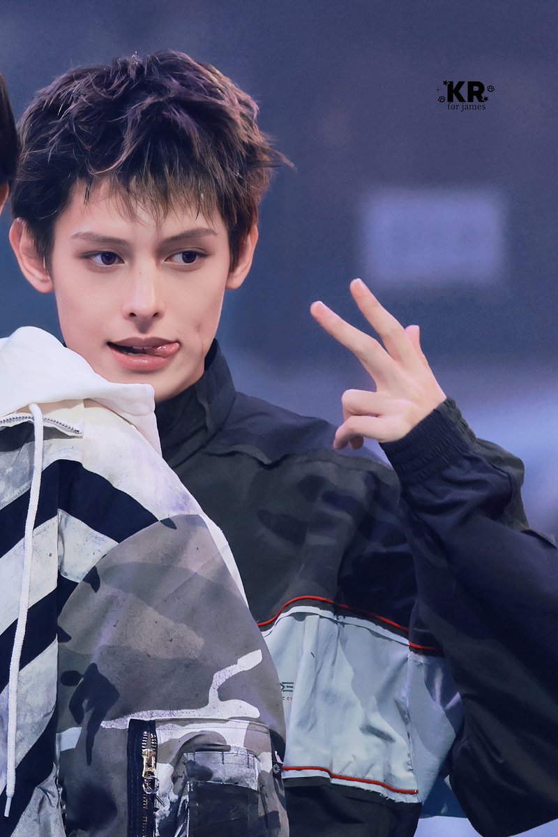 KR_RRRR_10's tweet image. 251225 😼😜
#제임스 #JAMES #赵雨凡 
#CORTIS #코르티스