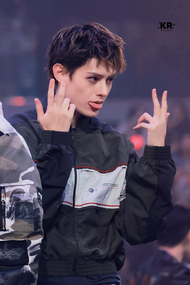 KR_RRRR_10's tweet image. 251225 😼😜
#제임스 #JAMES #赵雨凡 
#CORTIS #코르티스
