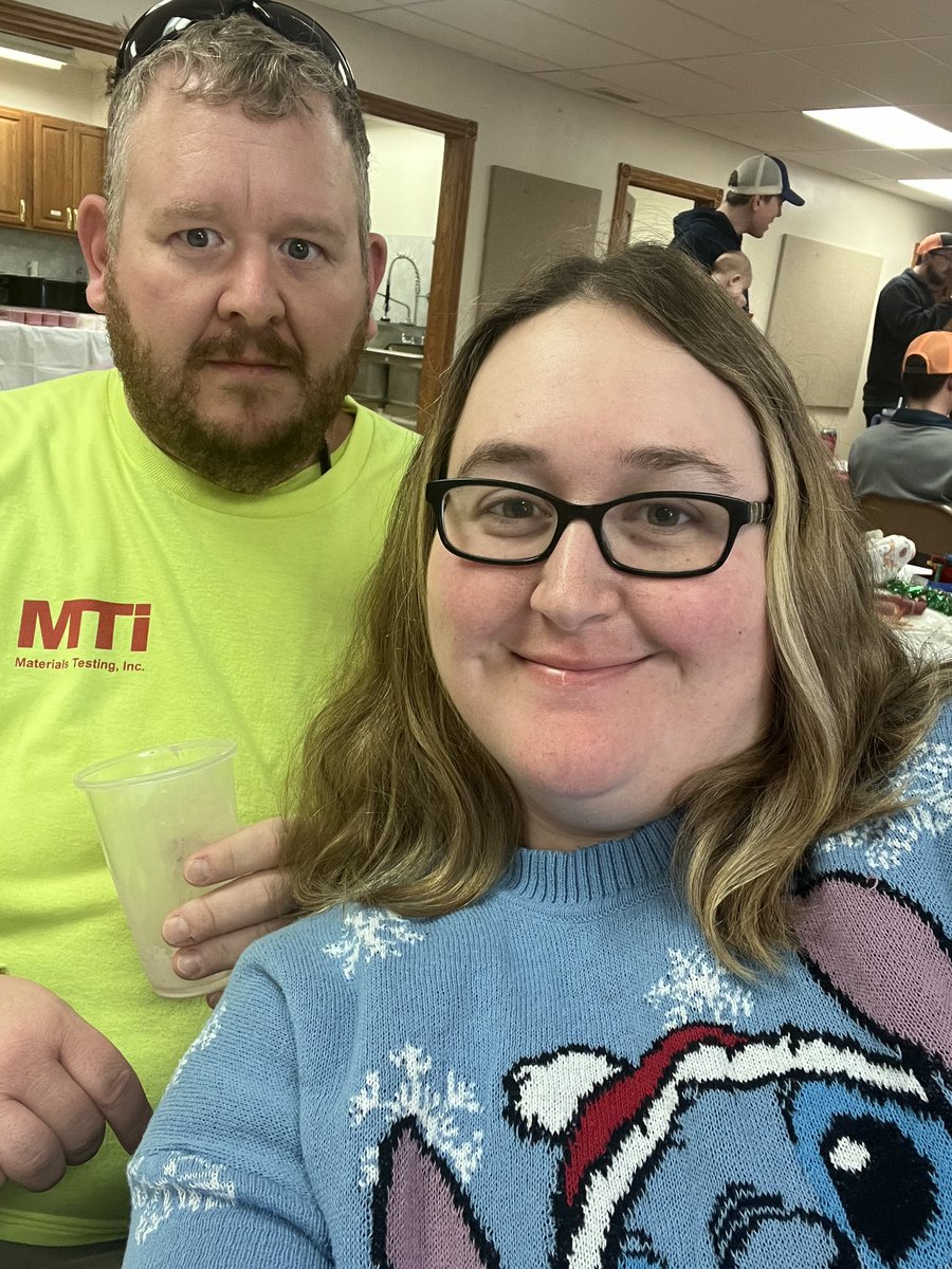 KatesGaming_96's tweet photo. Merry Christmas from Mr &amp; Mrs Newland first Christmas as newlyweds https://t.co/ZJSYcqnuXY
