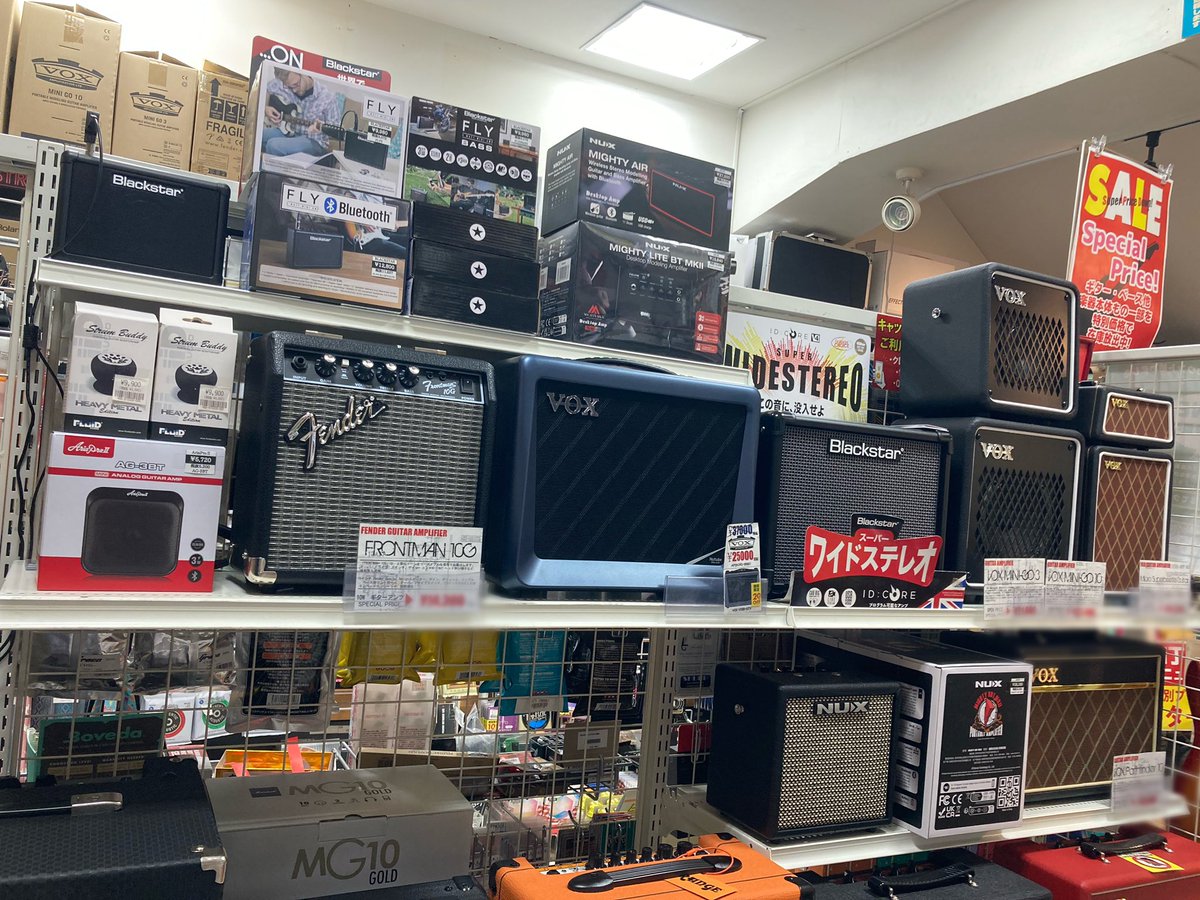 GYOKKODO_4chome's tweet photo. 🎸玉光堂 四丁目店楽器コーナー🎸
定番ヘッドホンアンプ #AMPLUG3 各種ございます! ブライアンメイモデルも在庫あります🎸
その他アンプもご用意してございます🙌
楽器のお手入れ商品などもお取り扱いございます!
#vox #marshall #blackstar #fender #アンプ
#ギター #ベース #楽器屋 https://t.co/V6YLhGNxFL