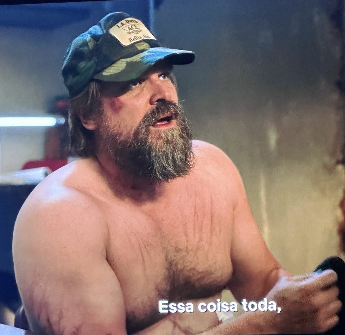 romaniaxjdm's tweet photo. MEU DEUS O HOPPER SEM CAMISA QUE HOMEM GOSTOSO🤤 foi exatamente isso que eu pedi pra essa temp #StrangerThings5 https://t.co/jDKzqlJyKX