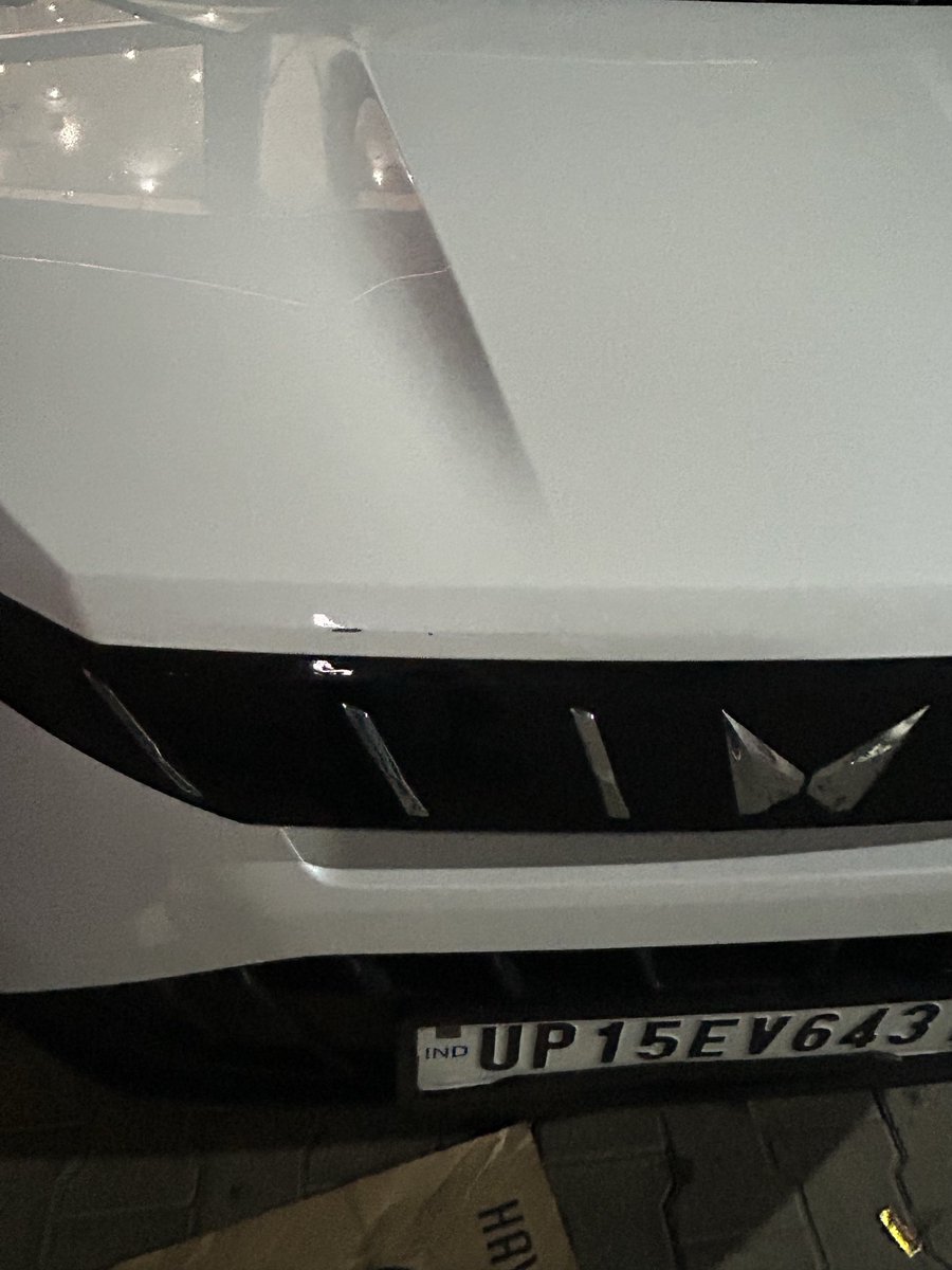 rumankhan875523's tweet photo. @18002096006  
Dear @anandmahindra 
I have visited Shri Shyam Jii Mahindra Meerut UP for service of my Mahindra XUV 3XO. There is not any management for Service of vehicles.Before entering the service center my car was in good condition. But after service my car bonnet 1/2 https://t.co/CxpWJBsPFU
