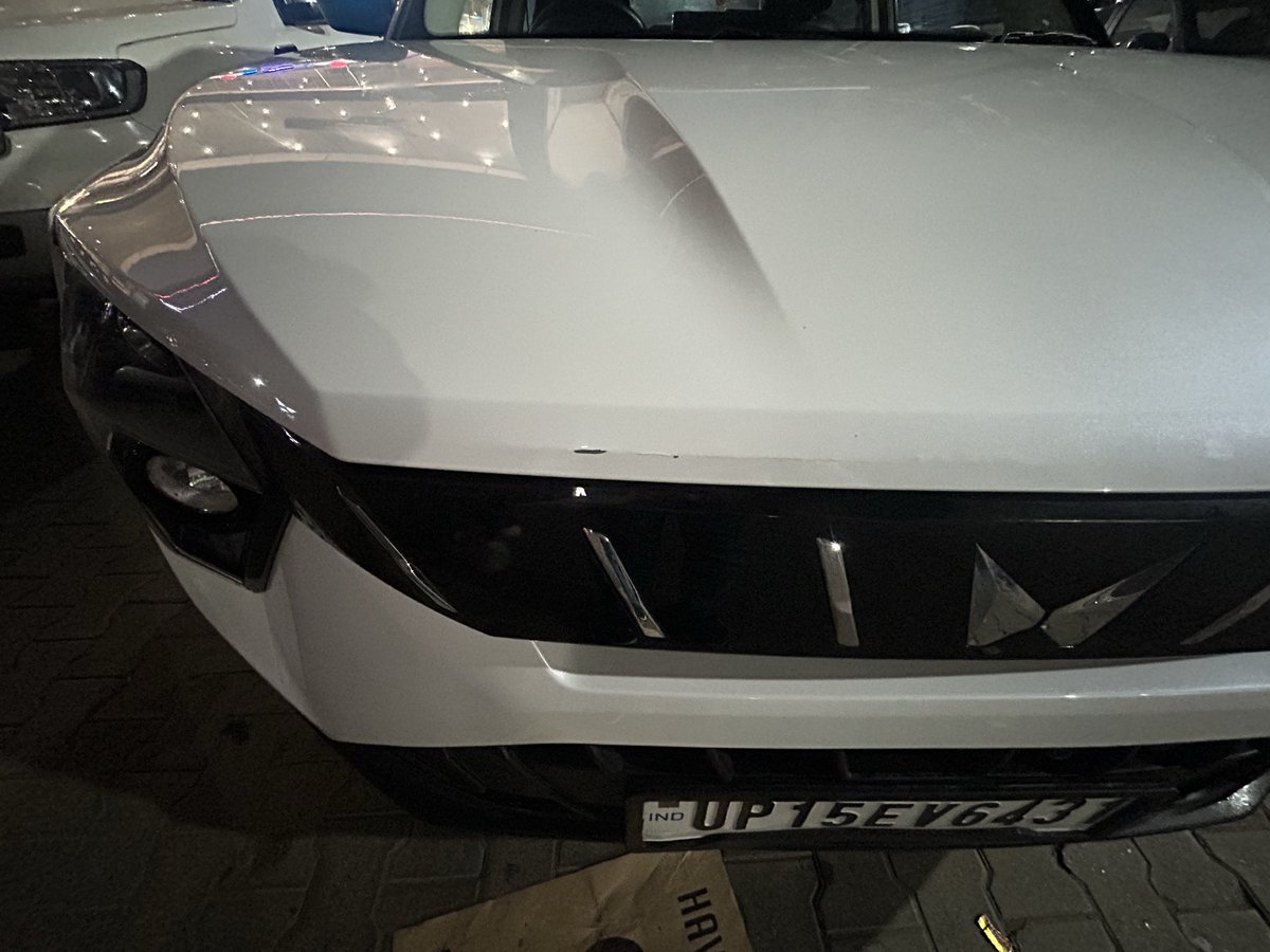 rumankhan875523's tweet photo. Is accident by Shri Shyam Jii Mahindra Meerut officials or workers. And anyone didn’t take responsibility for this event. I am very disappointed by Mahindra Service. My new car is broken by workers in workshop. I didn’t prefer mahindra in future. @Mahindra_Auto @18002096006 https://t.co/1gr3ZA99wt