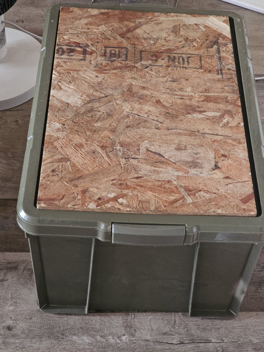 シュラフ入りましたー
車に積み込むであります

次、しめ鯖と年越しそばの調達