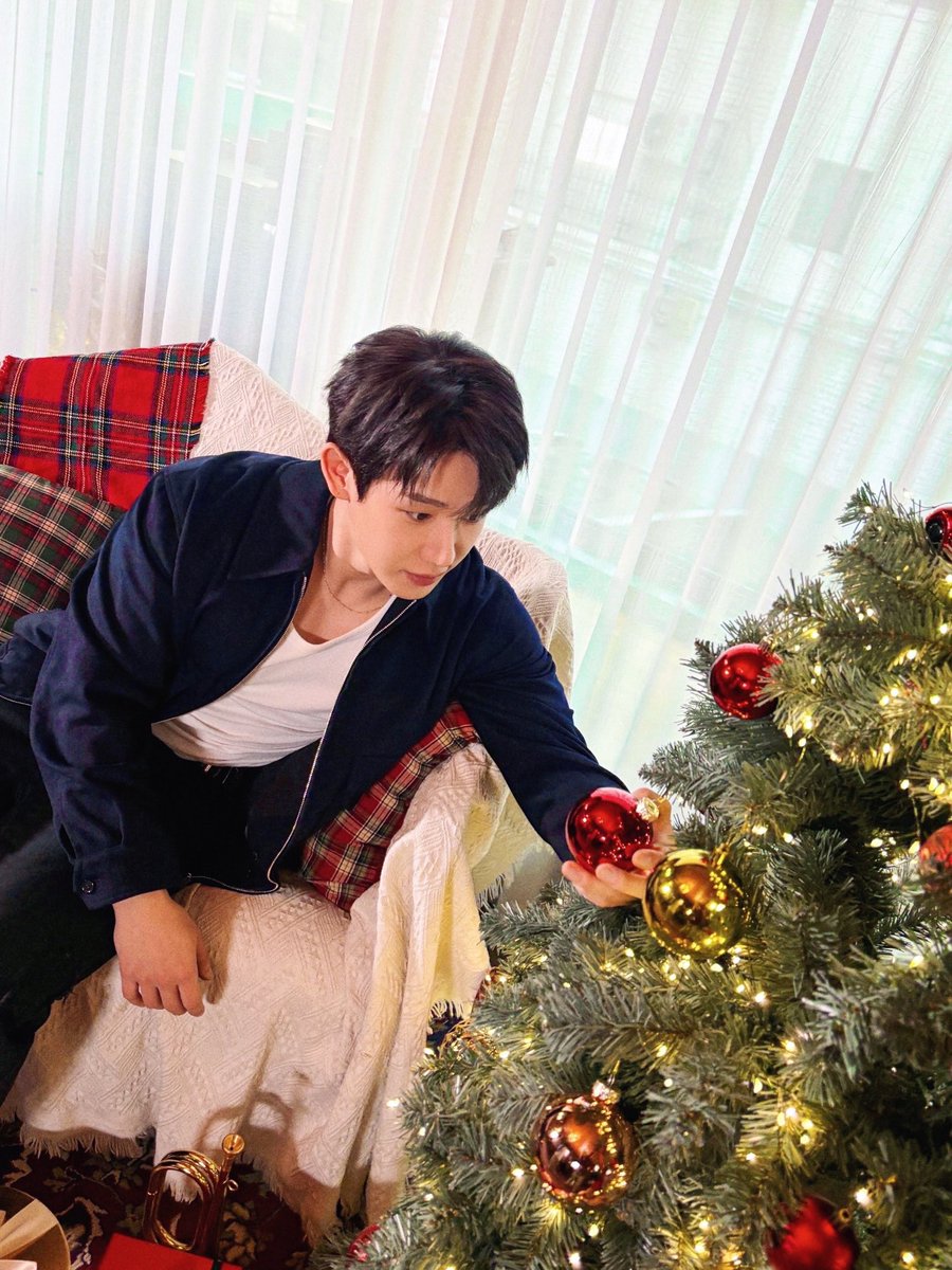 LikeHoOoO's tweet image. Wonho official Instagram update 
(2025.12.26)

instagram.com/p/DStfZGIgUtB/