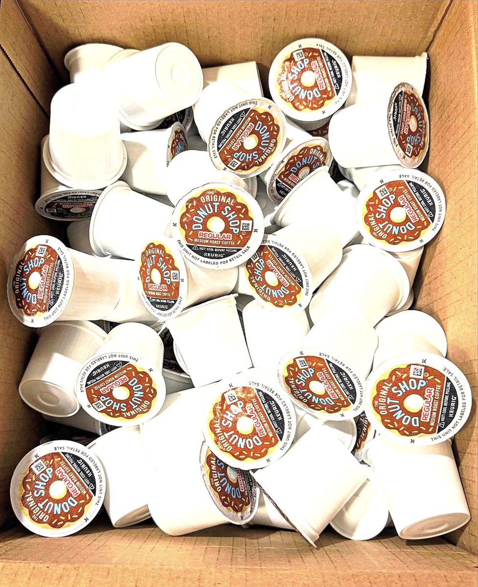 JakeAndrew022's tweet image. Restocked the coffee! 🍩☕️♥️🎁 #CoffeeAttic #DonutShop