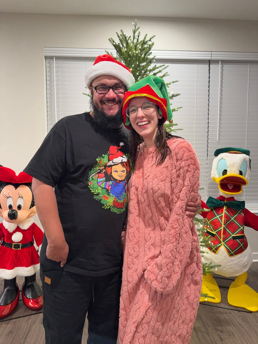 Strongislandni2's tweet image. Praying your Christmas was merry &amp;amp; bright ✨ Merry Christmas to all &amp;amp; to all a good night! 🎄

With Love,
The Fontanezes ❤️
#MerryChristmas #MerryChristmas2025