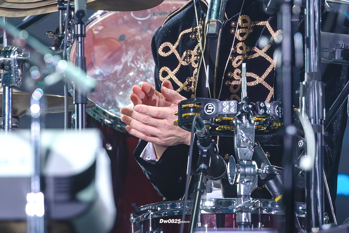 Dw0825_pic's tweet image. 2025.12.19
#DAY6 Special Concert 
‘The Present’
#데이식스 
#도운 #DOWOON