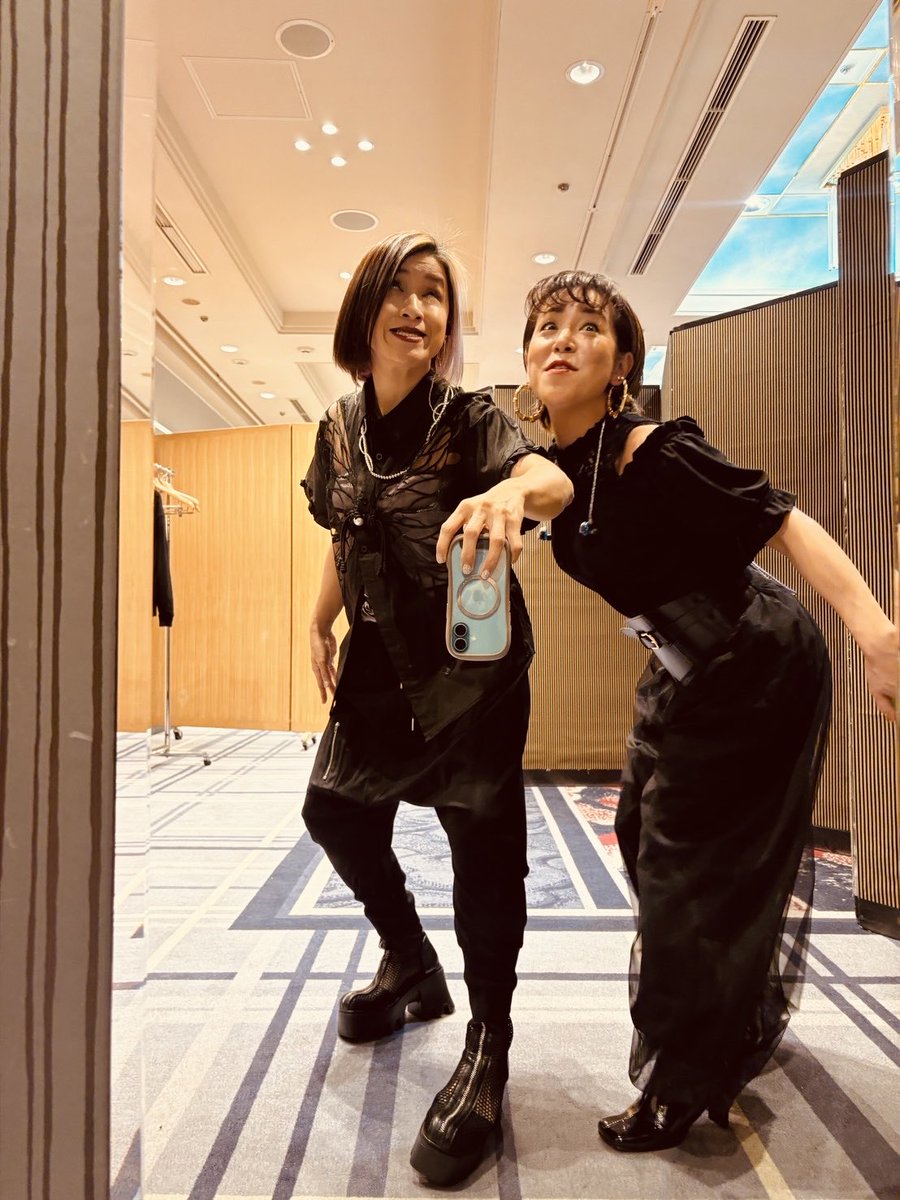 出陣前のサッチノ4連チャン👯‍♀️w

#伊藤蘭ディナーショー2025
#ホテルニューオータニ東京
#サッチノ