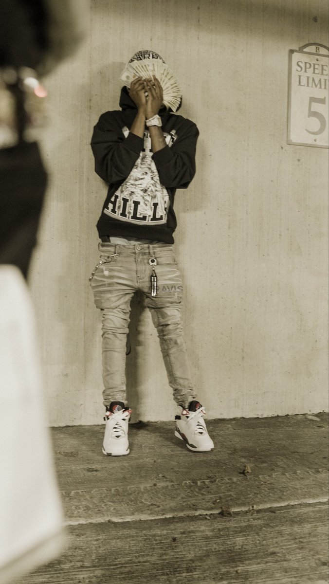 bjbandzz's tweet image. they ask me what im working with, im workin with my face 💲 #freepops