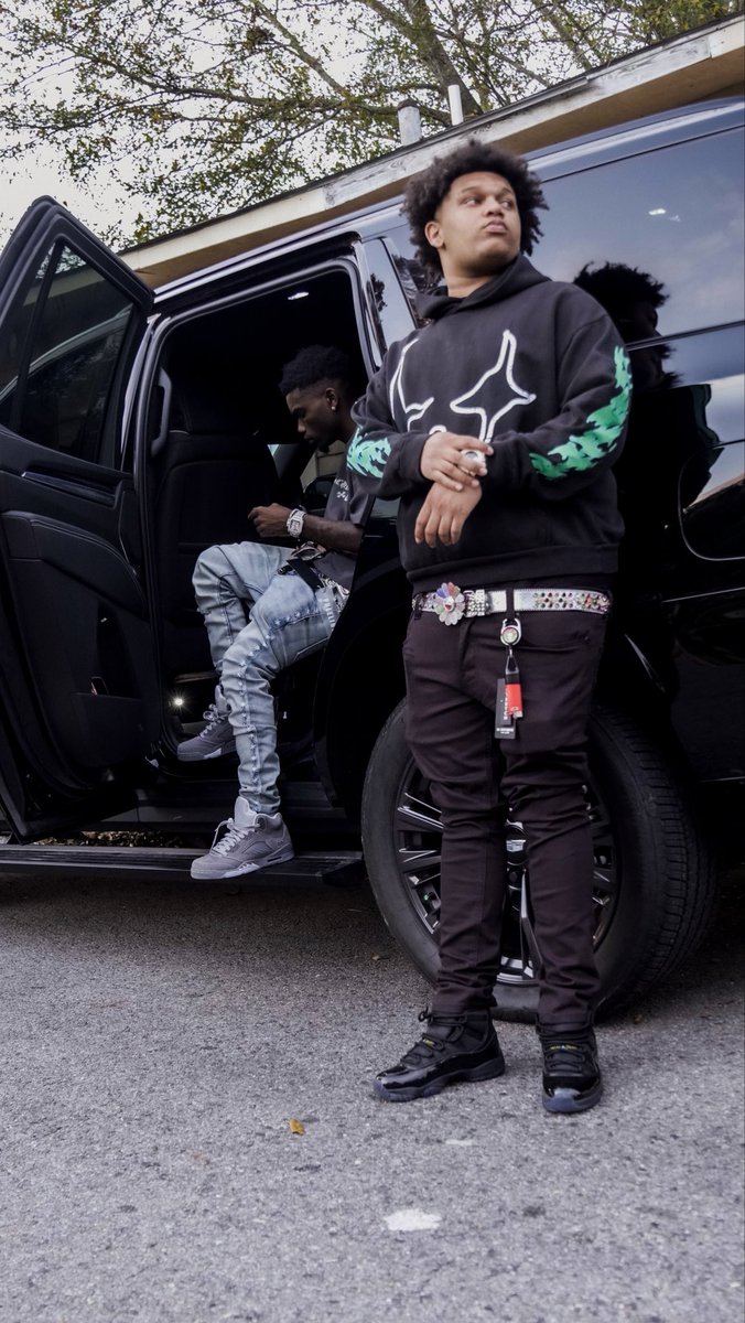 bjbandzz's tweet image. they ask me what im working with, im workin with my face 💲 #freepops