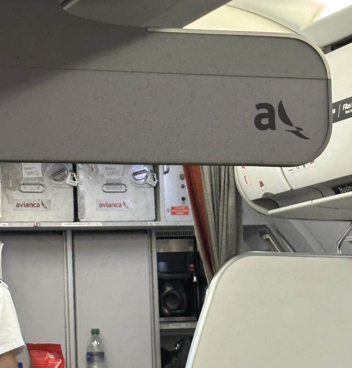 tuso81's tweet photo. MDE 🛫 MEX🇲🇽🌮🌯🫔
 AV234 A320 💺6  ⌚️10:35pm 
@avianca @FuerzaAereaCol @AerocivilCol @AICM_mx @AeropuertoJC @aviaciondigital https://t.co/IQOiOKLT41