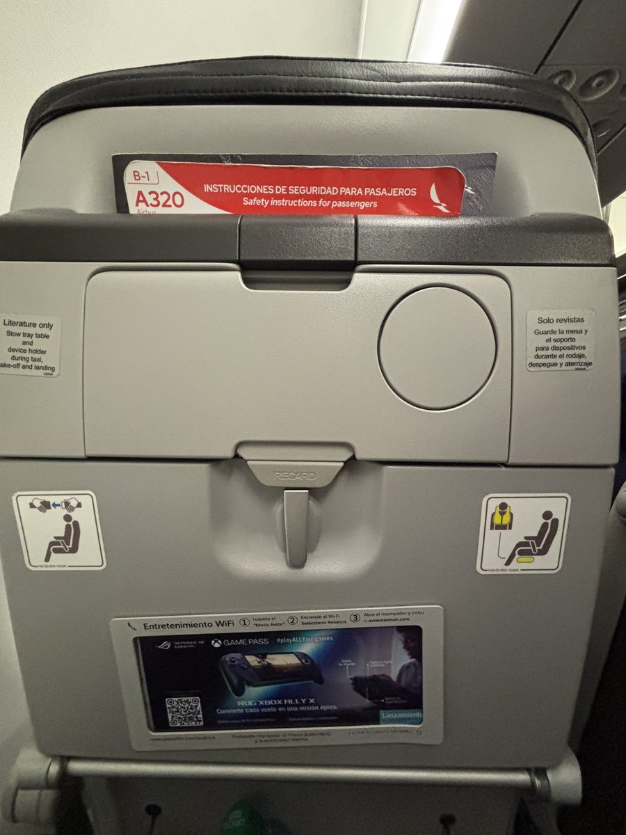 tuso81's tweet photo. MDE 🛫 MEX🇲🇽🌮🌯🫔
 AV234 A320 💺6  ⌚️10:35pm 
@avianca @FuerzaAereaCol @AerocivilCol @AICM_mx @AeropuertoJC @aviaciondigital https://t.co/IQOiOKLT41