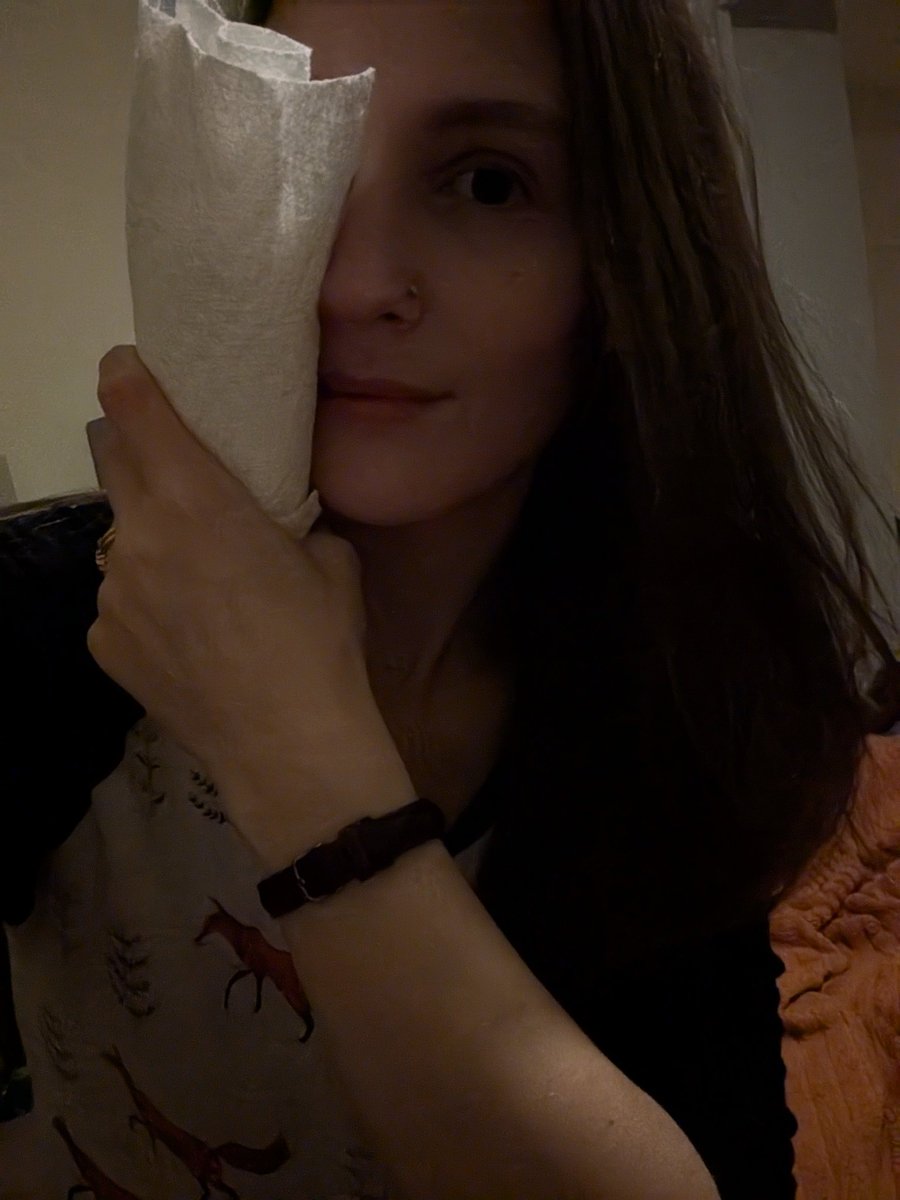 my xmas present to myself this year was a minor oral surgery 🙃👍 (i'm not a good gift giver)