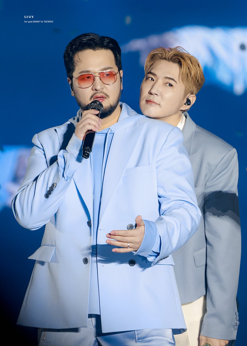 잘어울리세요 🐻🐱
251221  ICONIC BOX  부막콘
#안데니 #김태우 #지오디