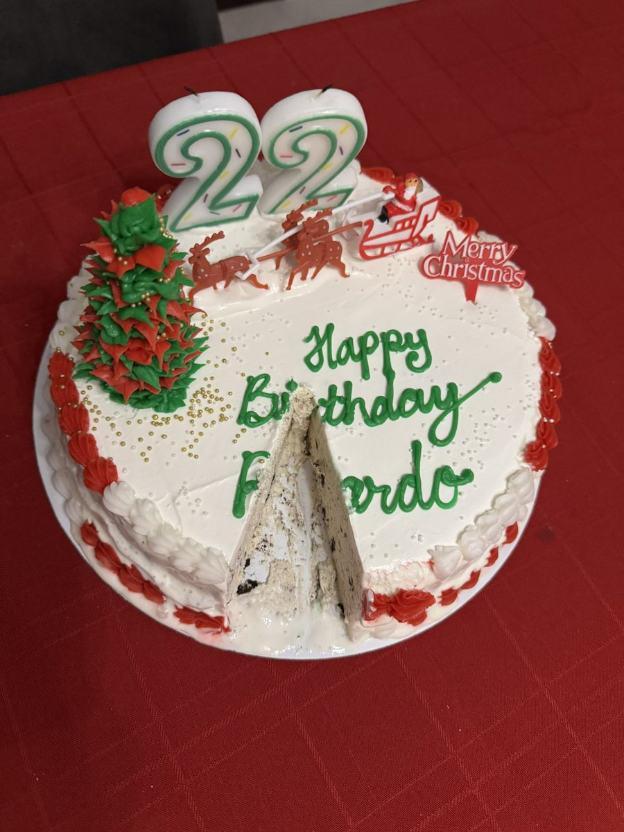 Ric5050_'s tweet photo. 22 🎂 🎉 
Merry Christmas!! https://t.co/8yOesx3UhU