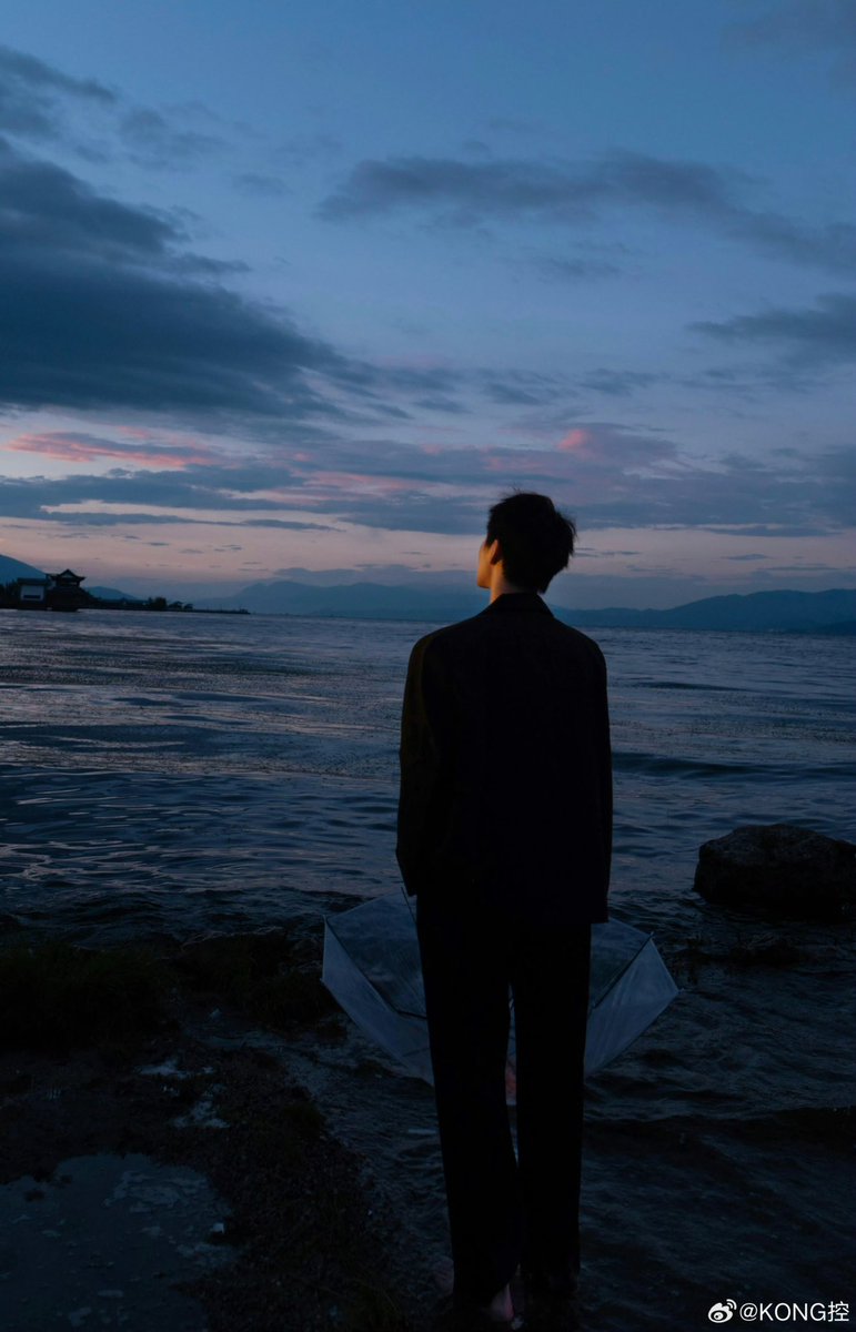 Ikemenfangirl's tweet image. KONG控 : the Most influential virtual idol on Douyin and Top popular votes on Weibo

KONG控
Virtual character / Virtual Idol  (similar to VTuber)
🔗 weibo.com/u/7924152297

#KONG控 is a real person with a real voice, some real photos of himself have been revealed.

#VirtualIdol