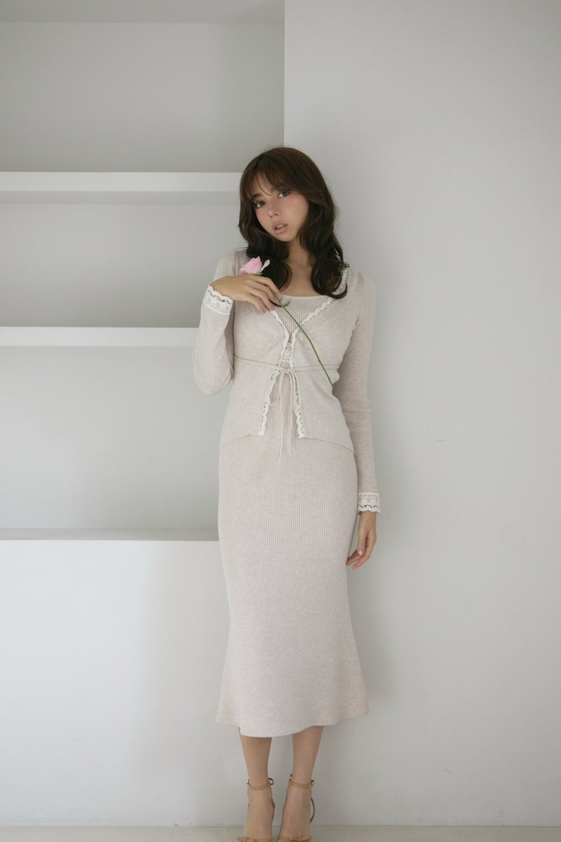 Dada lace set dress color ivory/black ¥19,800-tax in 繊細なレース