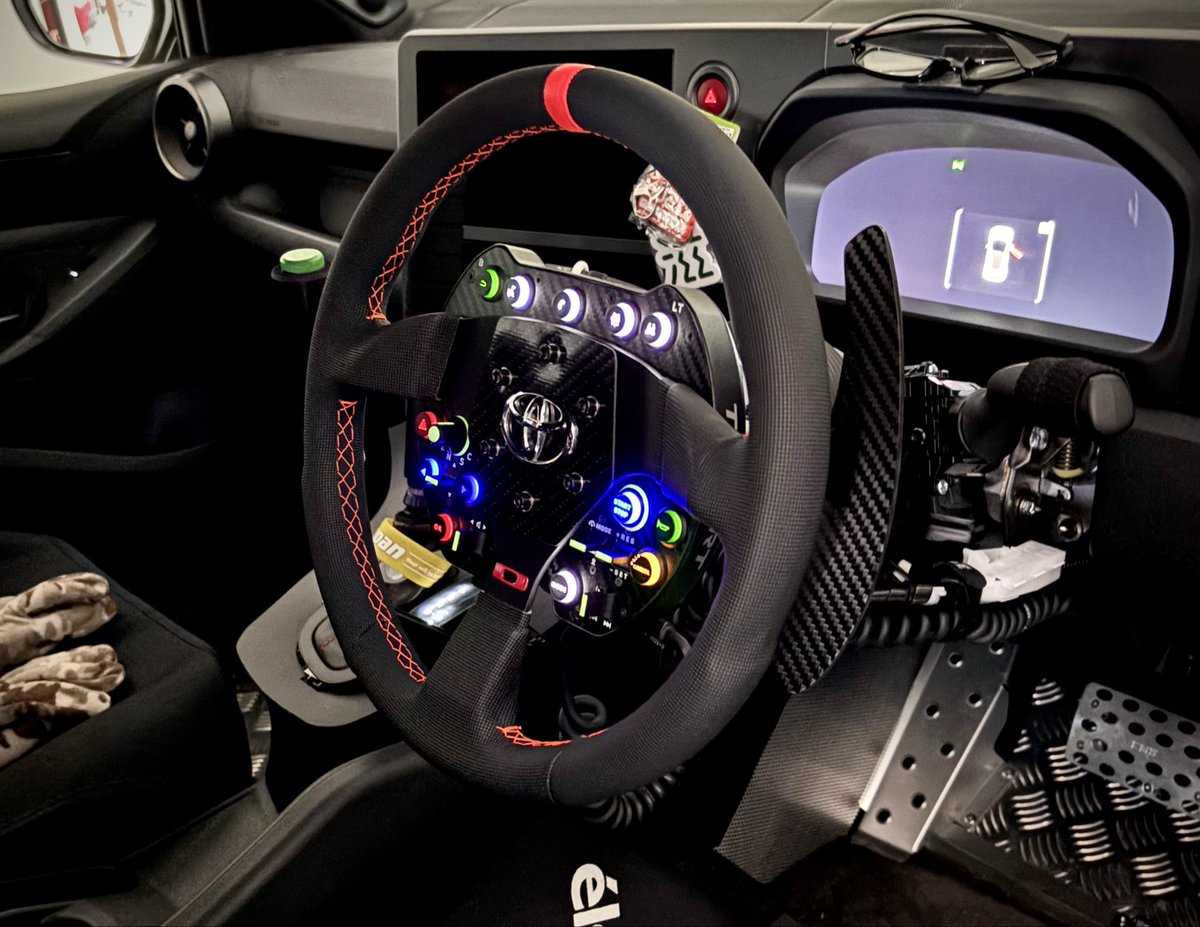 schumi_seb's tweet photo. #今年の仕様を振り返る

FlogDrive
ステアリングスイッチケース+@
MPI Pixel Steering Wheel 13in
縦引きハンドブレーキ+@
TE37SAGA s-plus Black Shadow LTD 18 9.5 +35 face4
NANKANG cr-s 255/35r18 https://t.co/YhxlPb4yFJ
