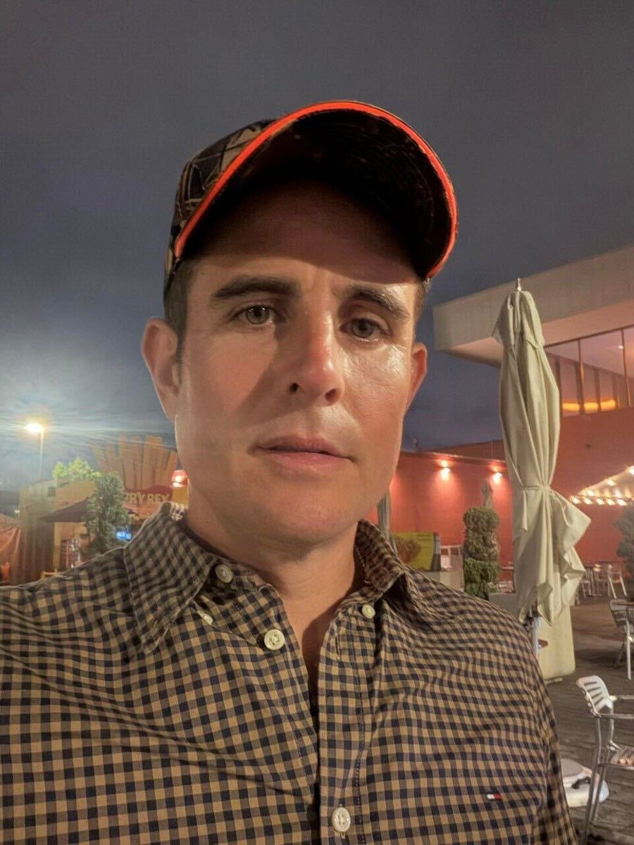 #IMPORTANTE | El diputado de #Michoacán, Carlos Bautista Tafolla, pedirá al gobierno de #EU revisar la posibilidad de que ayude con su inteligencia para esclarecer el #homicidio del acalde de Uruapan, Carlos ManzO.

Esto lo dijo después de que entregó cenas en Uruapan y viajó a