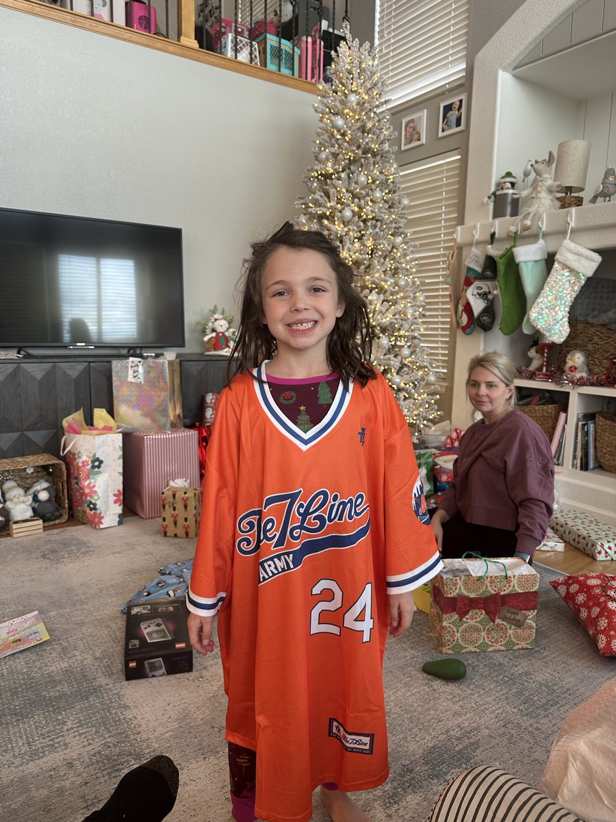 Suissuh's tweet photo. We initiated a new member of the @The7Line on Christmas morning! #mets #7linearmy https://t.co/0rGYvm0Piw