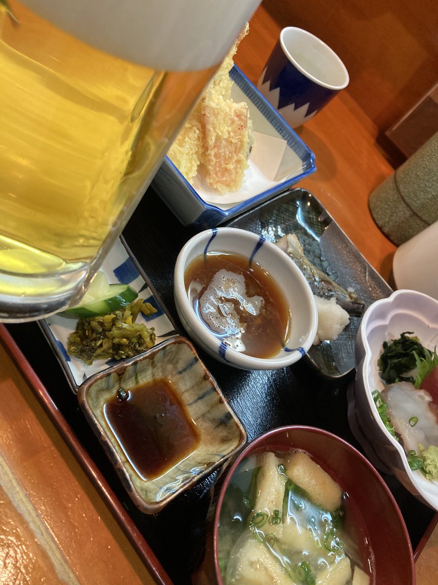 olifuchi's tweet photo. 明日依頼する作業があるから出てきて仕事しろという無情なお達しを受けたので半休取って一旦仕事納め https://t.co/mWYW2GQek6