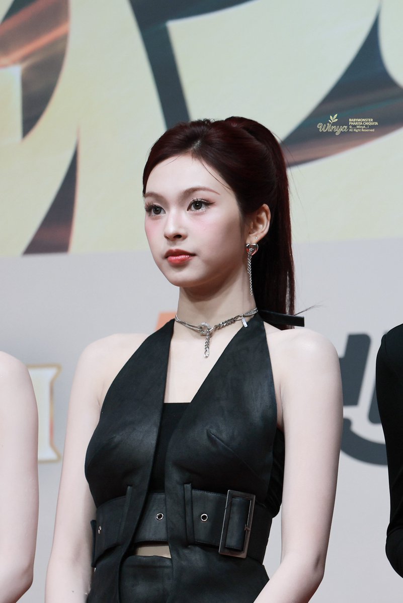 251225 SBS 
Super pretty🐈‍⬛

#BABYMONSTER #베이비몬스터 
#CHIQUITA  #CANNY  #치키타 #チキタ