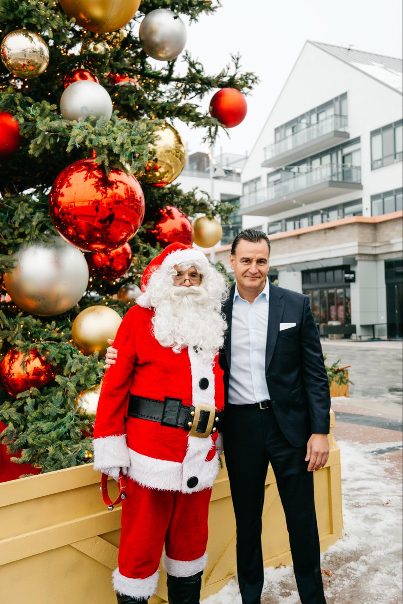 Some traditions are worth keeping. This pic with Santa 🎅 reminds me every year that hospitality is about creating moments people remember, especially the younger members, visitors &amp; guests. Merry Christmas everyone! #FHHolidayMarket #SantaStopsHere <a href="/FridayLiving/">Friday Harbour Resort</a> #hospitality