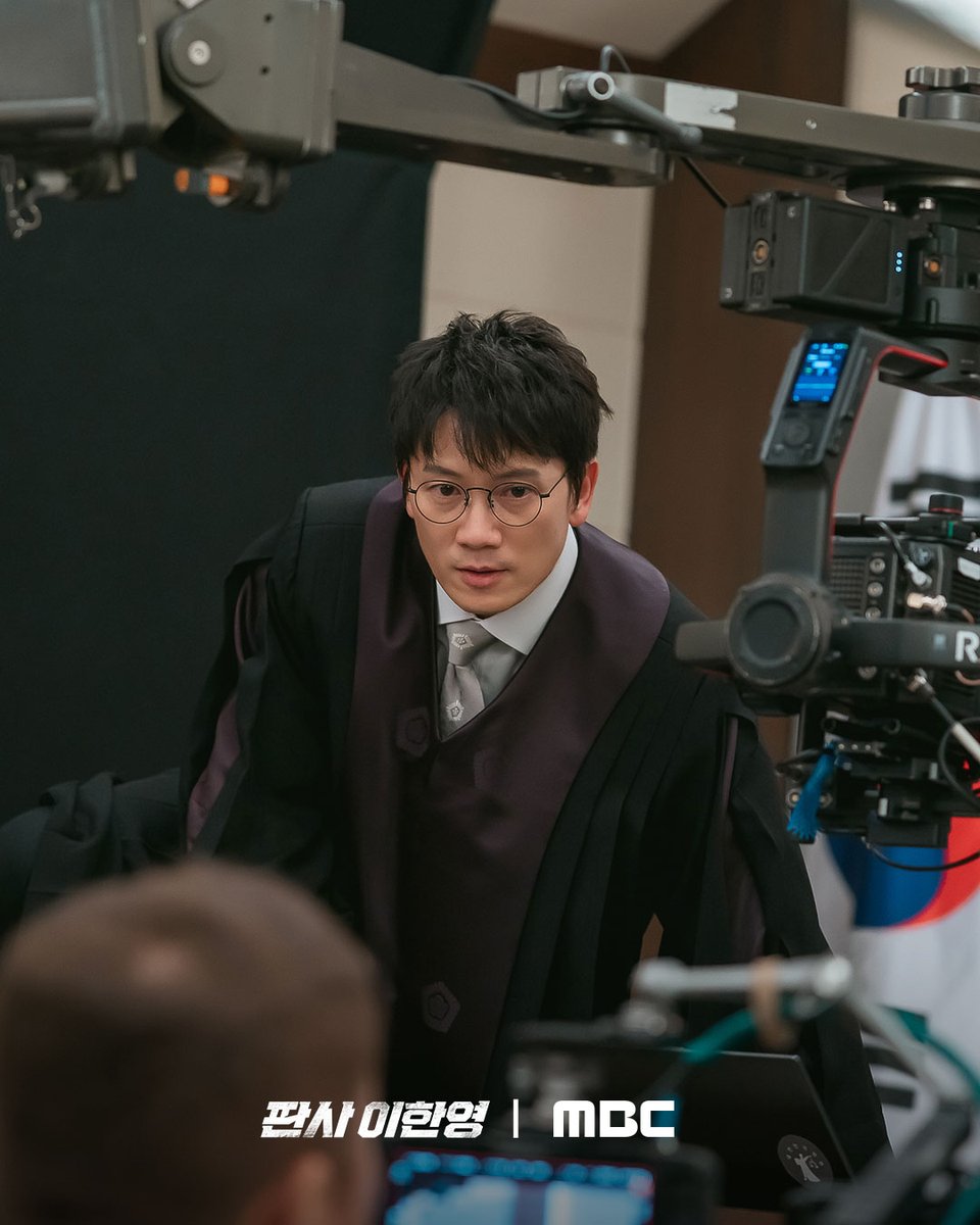 판사 이한영 촬영 비하인드 이미지 1