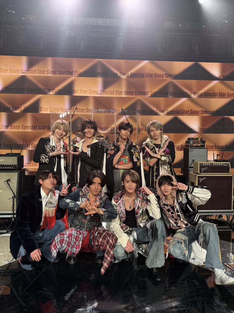 この衣装とB&ZAIのパフォーマンス 最高にかっこいい🙌 #BandZAI