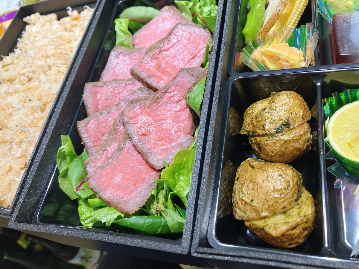 ishi_sysfreesia's tweet photo. まつさかうし！！！
いただきま〜す🥩🥩🥩 https://t.co/Y9aPcDjAE5