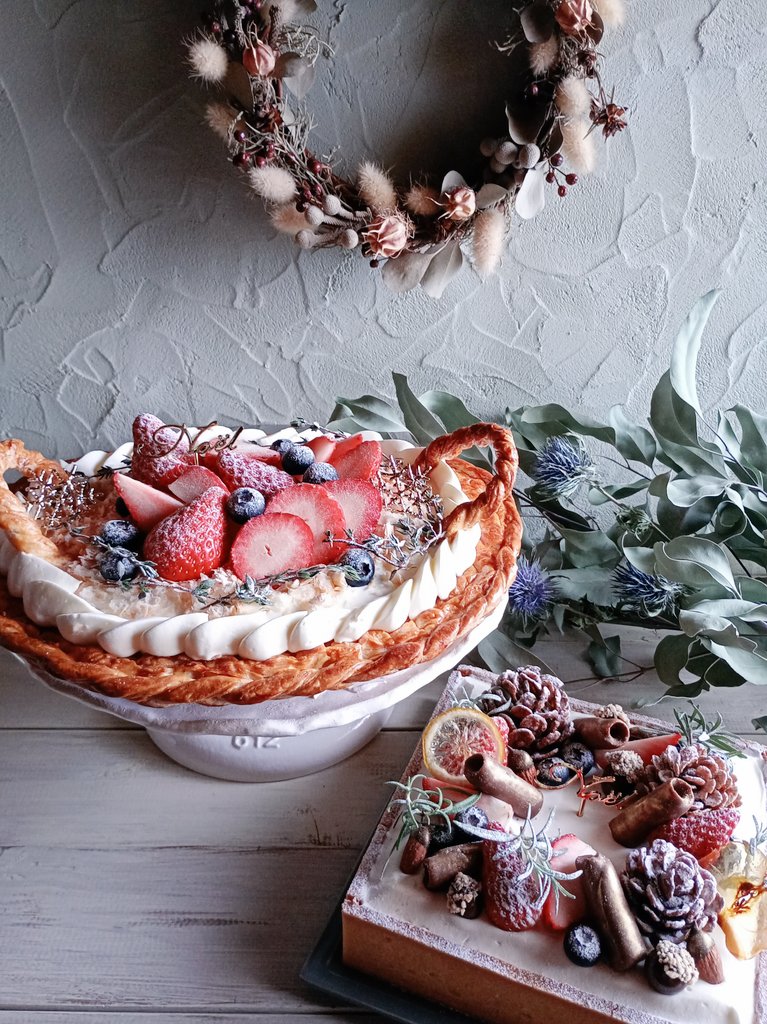 お久しぶりです(   ᷇ᵕ ᷆  )

今年のXmasケーキはこんな感じでしたー♪

#お菓子作り
#コッタ
#クリスマスケーキ