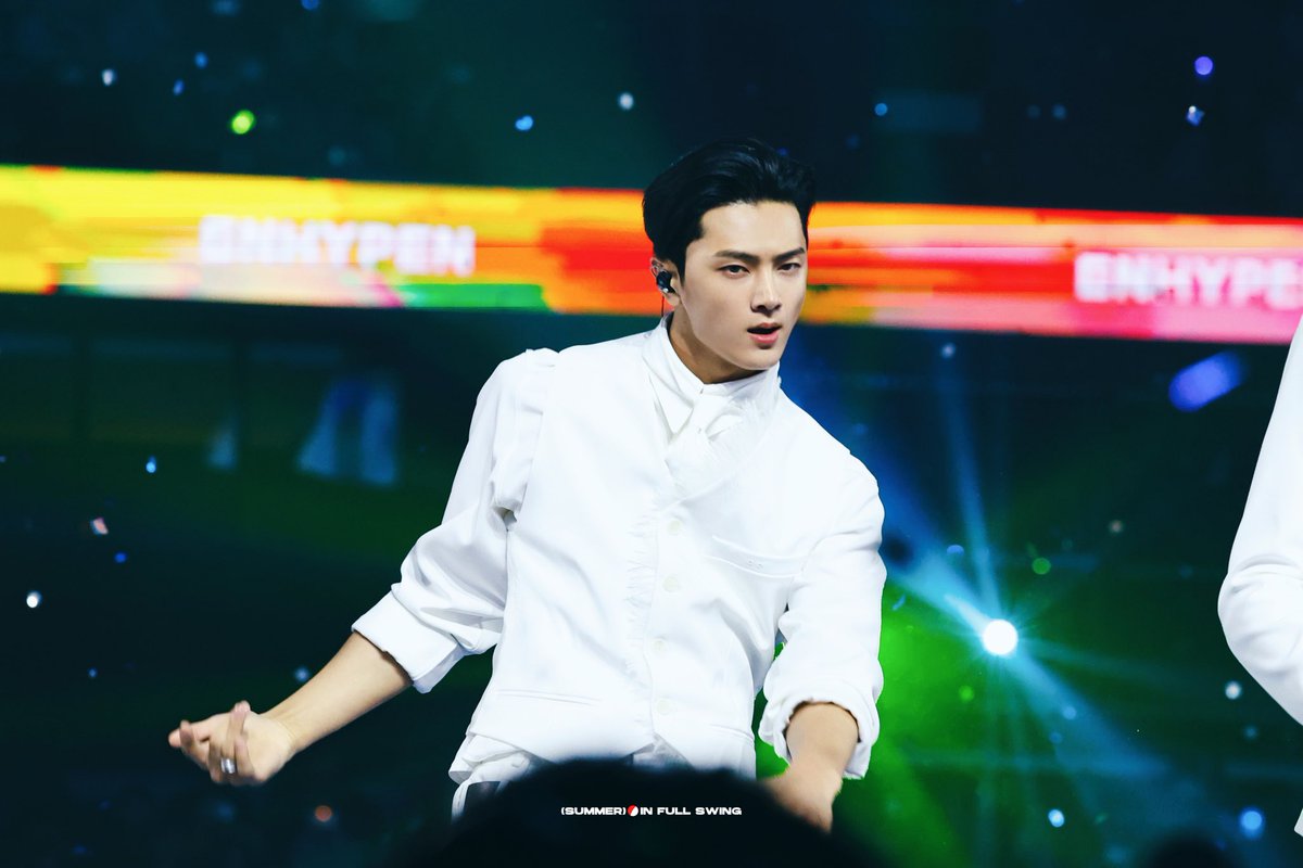 summerinfullswing tweet media