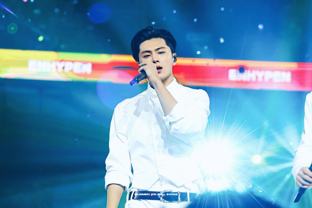 summerinfullswing tweet media