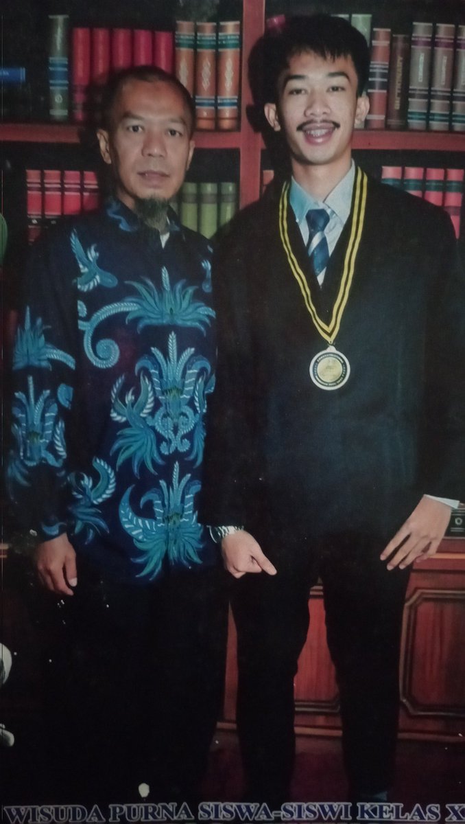 beyournext's tweet image. berat ya yah ga ada ayah. tiap hari kaya mimpi aja rasanya aku dirumah. nungguin ayah pulang padahal ayah udah ga bakal ada lagi di rumah. temenin aku sampe aku lulus ya yah temenin dari jauh sana ya yahh. maafin aku ya yah