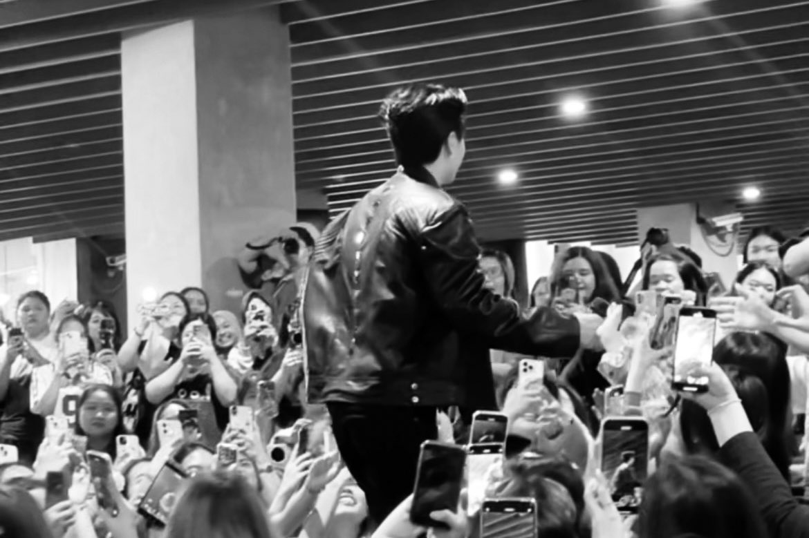 myy_yuuu's tweet image. ประโยคเตือนสติจากศิลปินที่เรารัก  2025 
 
“ ถ้าวันไหนเหนื่อยอย่าลืมรักตัวเอง รักผมก็อย่าลืมรักตัวเอง ห้ามทำอะไรที่มันเกินตัว ไม่ไหวคือไม่ไหว ผมรักทุกคนอยู่แล้ว ไม่จำเป็นต้องเหนื่อยขนาดนั้น ”
                                            เพิร์ธ ธนพนธ์ 🖤🥺

#PerthTanapon  #KDPPE