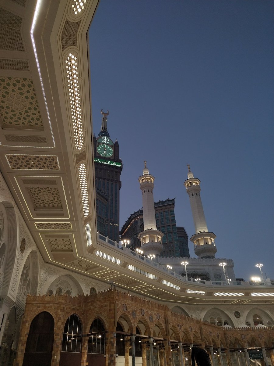 الحمدلله على تمام العمرة 
 اللهم تقبّل منا ولا تترك لنا دعاء إلا وقد أجبته ، ولا ذنبًا إلا غفرته ، اللهم أجعلها عمرة مقبولة وسعيًا مشكورًا وذنبًا مغفورًا و دعاءً مستجابًا