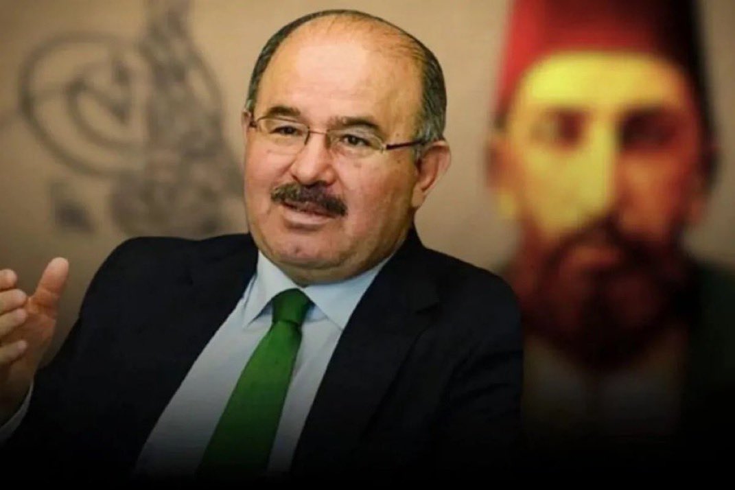 ESKİ AKP’Lİ MİLLÎ EĞİTİM BAKANI HÜSEYİN ÇELİK ANLATIYOR…

“Hızlı bir İslamcı olarak doktora tezimi Abdülhamid üzerine yapmaya karar verdim. Kahramanlıklarını araştırıp herkese anlatmak için kitap yazacaktım. Ama araştırdıkça şoklara girdim, hayal kırıklığına uğradım. Necip Fazıl