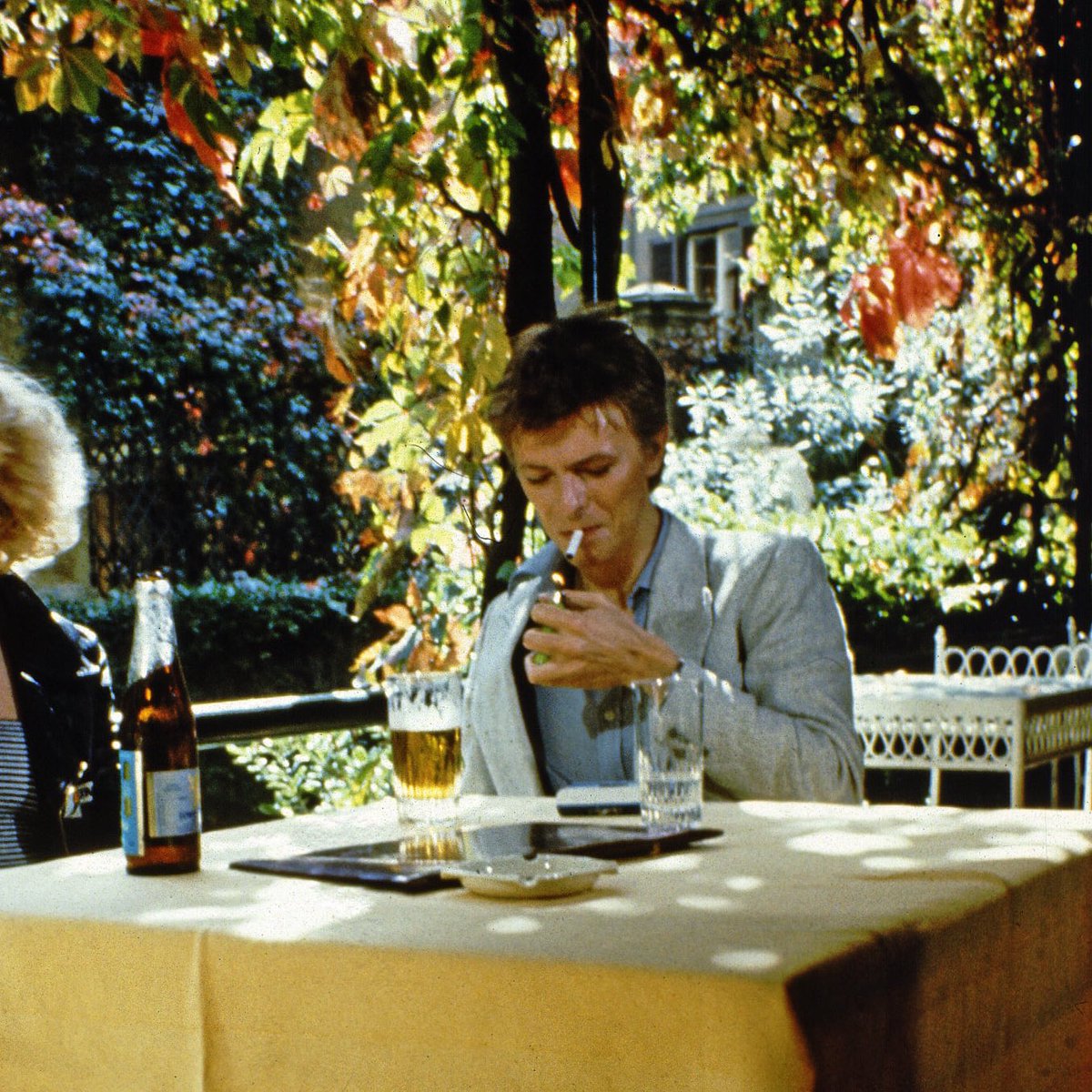 bowiesource's tweet image. 