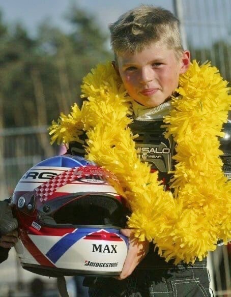 HTTPSMV33's tweet image. a late merry christmas to those who celebrate!!:D