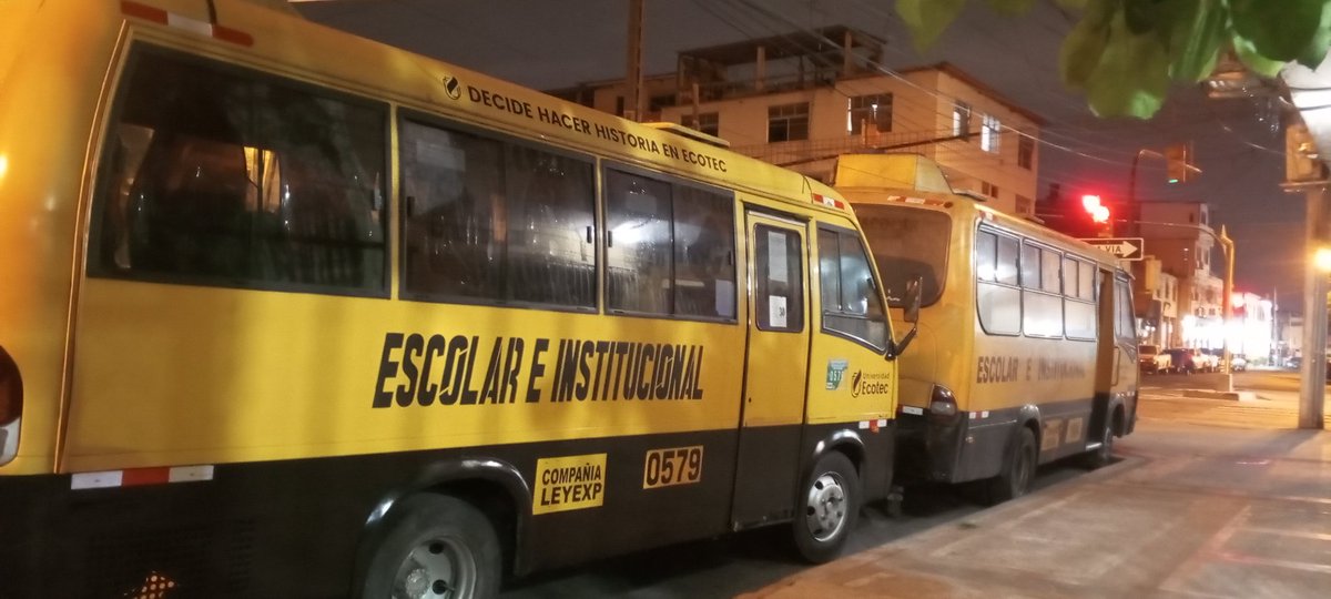 <a href="/ATM_Transito/">ATM TRÁNSITO</a> Por favor su ayuda con esta furgoneta que usa la vía pública como estacionamiento fijo nocturno. Los agentes han venido en dos ocasiones a comprobar la situación, pero el problema continúa, creando inseguridad. Nicolás Segovia y Venezuela. Video por interno.