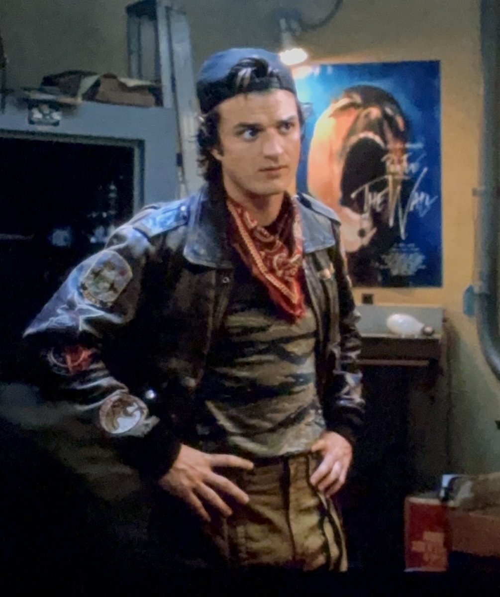 munsonsbreadd's tweet image. THE FIT